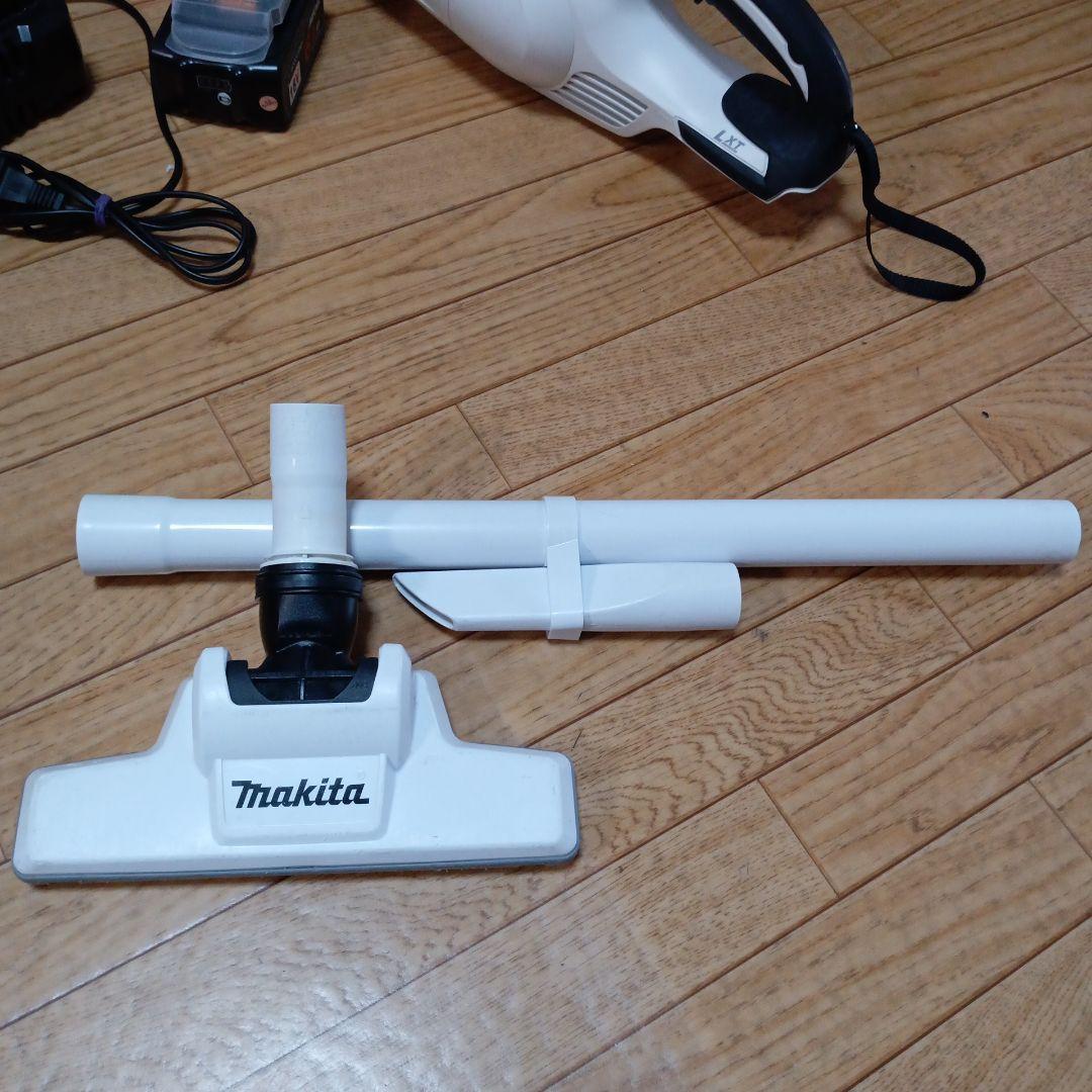 マキタ18V充電式クリーナーCL180FDバッテリー、充電器付