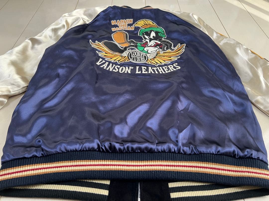XL VANSON×LOONEY TUNES スカジャン トゥイティー マービン