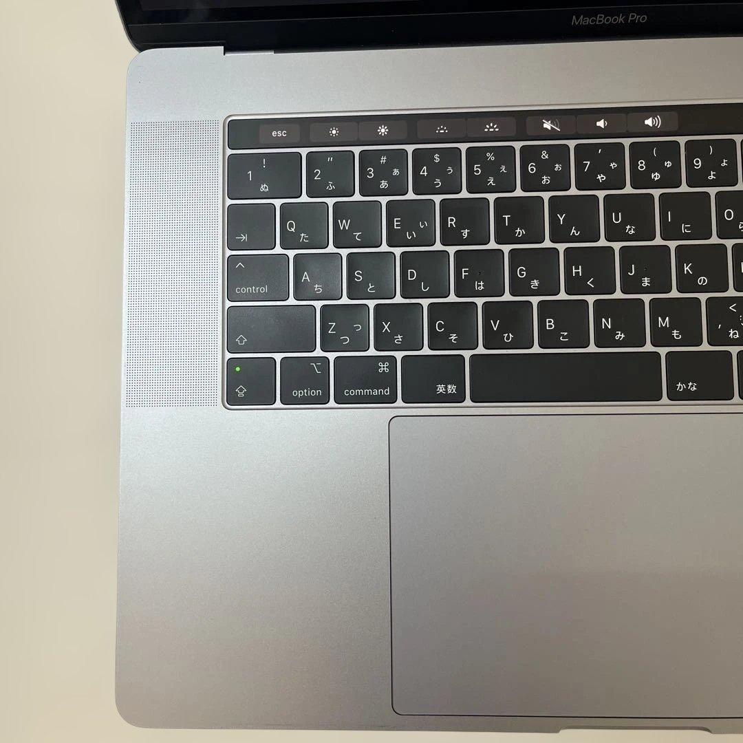 MacBook Pro 2018 15インチ 本体