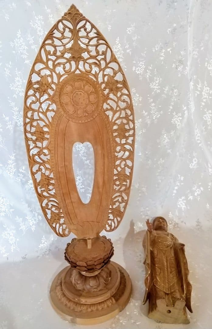 阿弥陀如来立像【大】7寸 #530 宝相華唐草 透かし彫り ◆白檀 木彫 仏像