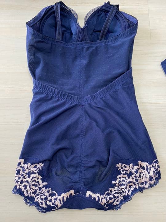 お値下げ！マルコ　リュミエス　ダイヤモンドネイビー　ネイビー　ボディスーツ