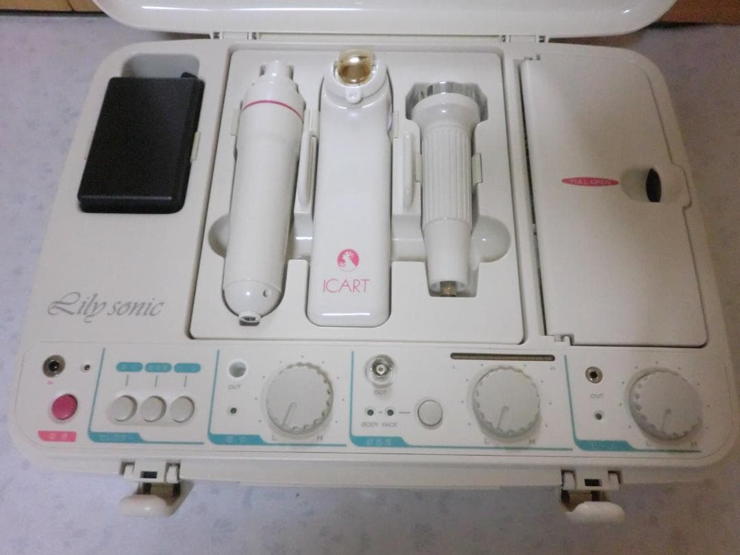 サミット・リリーソニック★超音波・吸引・イオン導入・クリーンビーム多機能美顔器