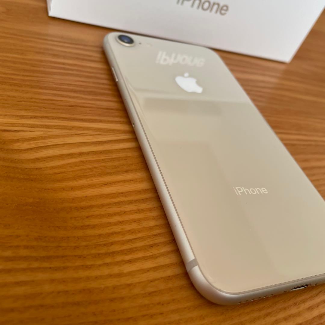 【箱付き・美品】iPhone 8 64GB ホワイト ※SIMロックあり
