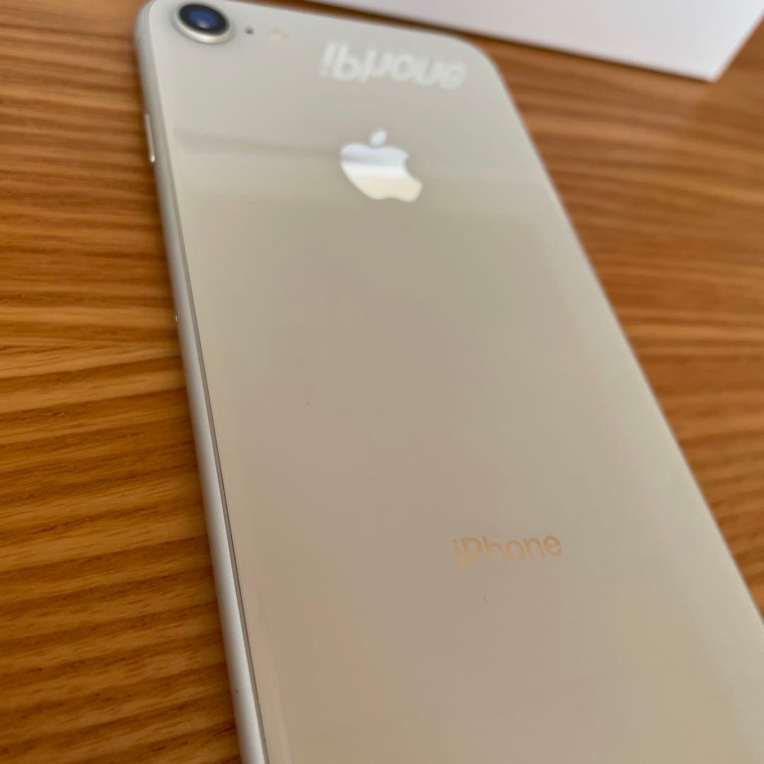 【箱付き・美品】iPhone 8 64GB ホワイト ※SIMロックあり