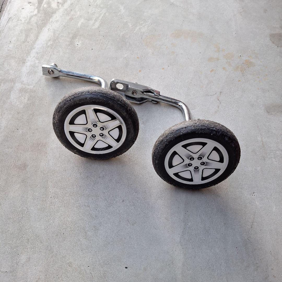 自転車　子供用　ジュニア　キッズ　１６インチ　補助輪　美品　ガレージ保管　BAA