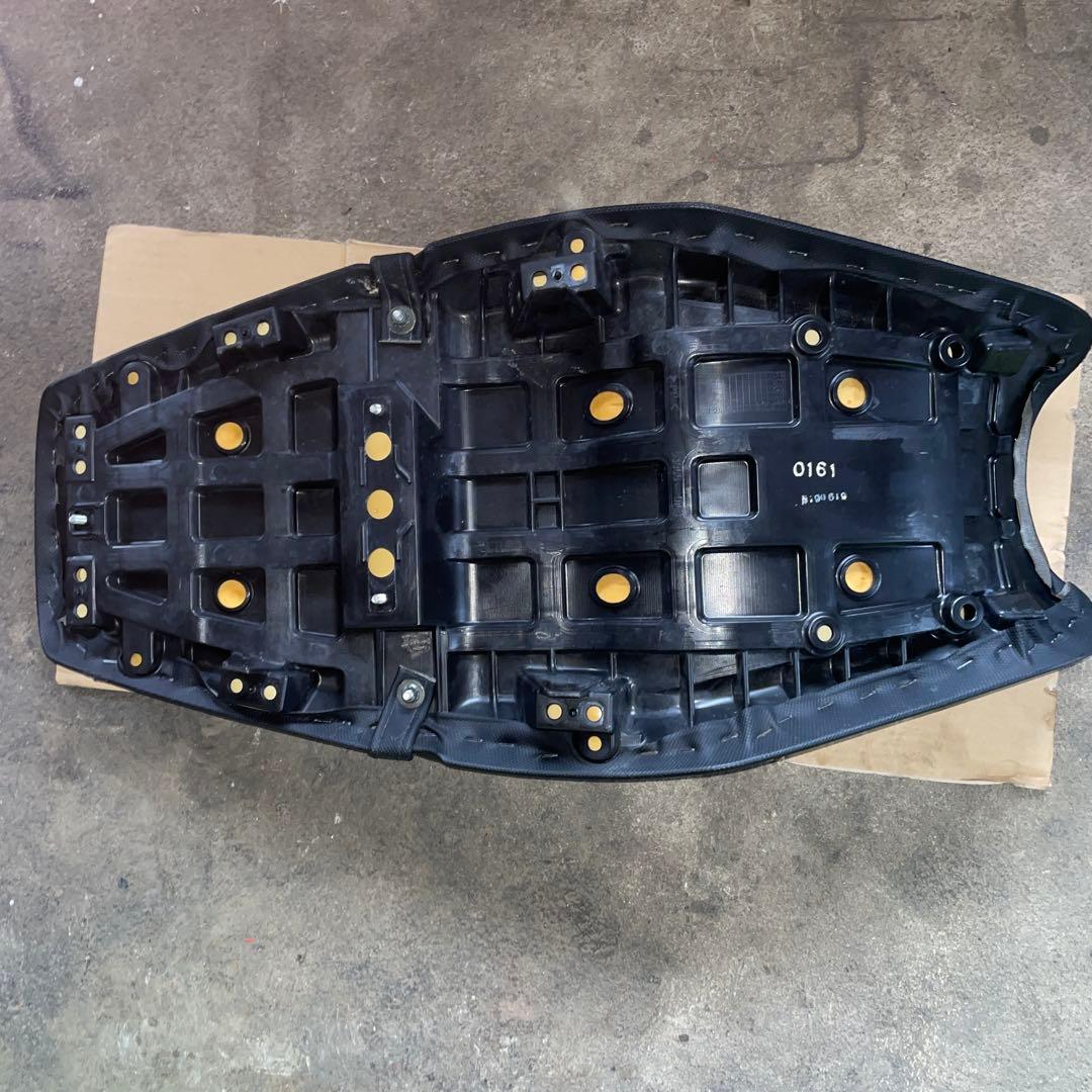 カワサキ　ZZR1400 純正シート