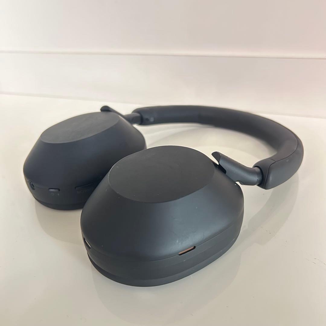 SONY WH-1000XM5 ワイヤレスヘッドホン ブラック【ケース付き】