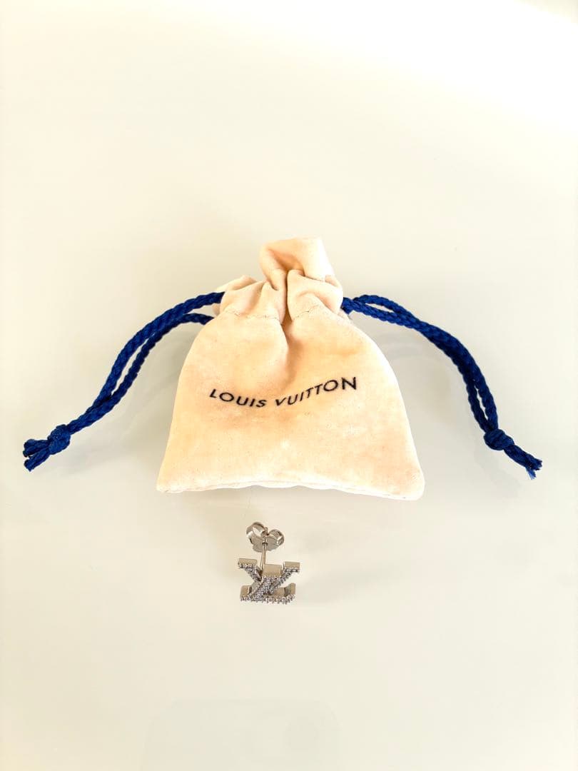 ルイヴィトンピアス片耳　シルバー