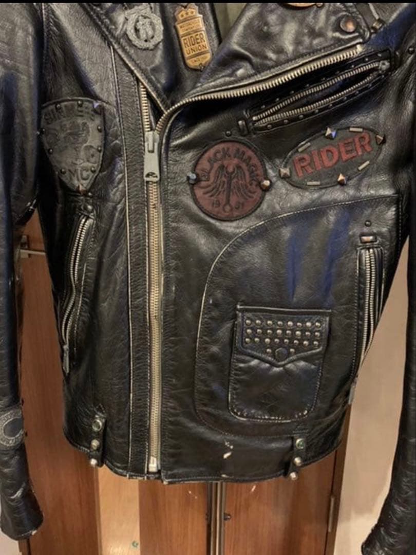 スタッズ付きブラックレザーライダースジャケット パンク グランジ