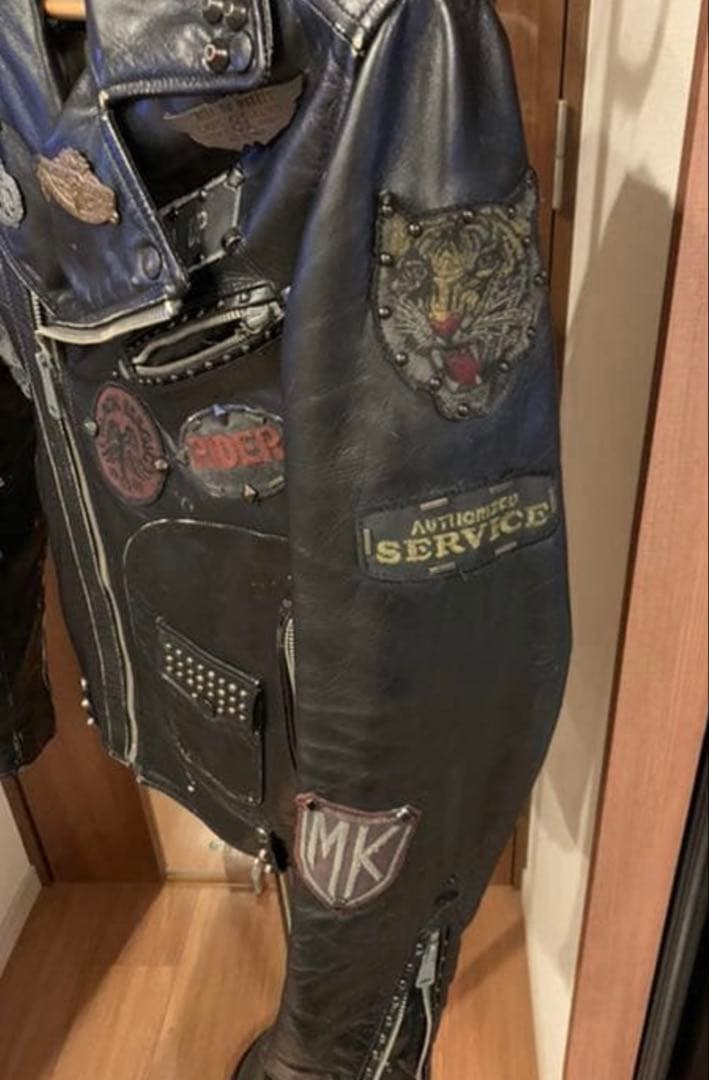 スタッズ付きブラックレザーライダースジャケット パンク グランジ