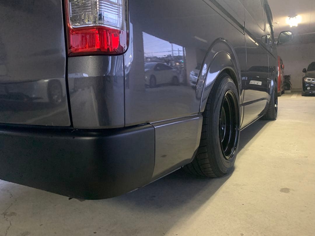 鎌ヶ谷ワイドホイールタイヤセット　ハイエース200系