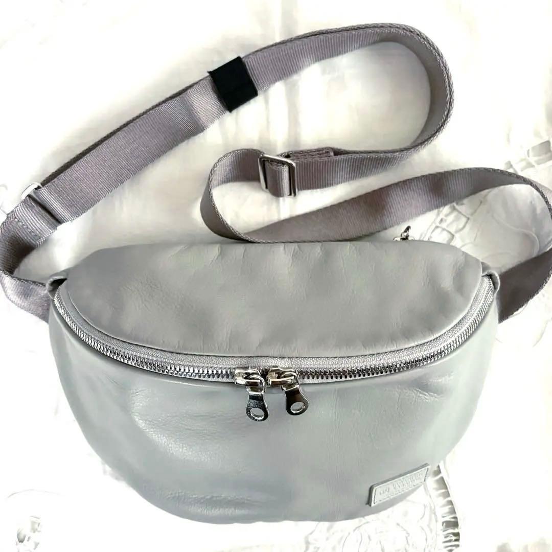 カワニシカバン cobii コビー　撥水レザー　ボディバッグ　グレー