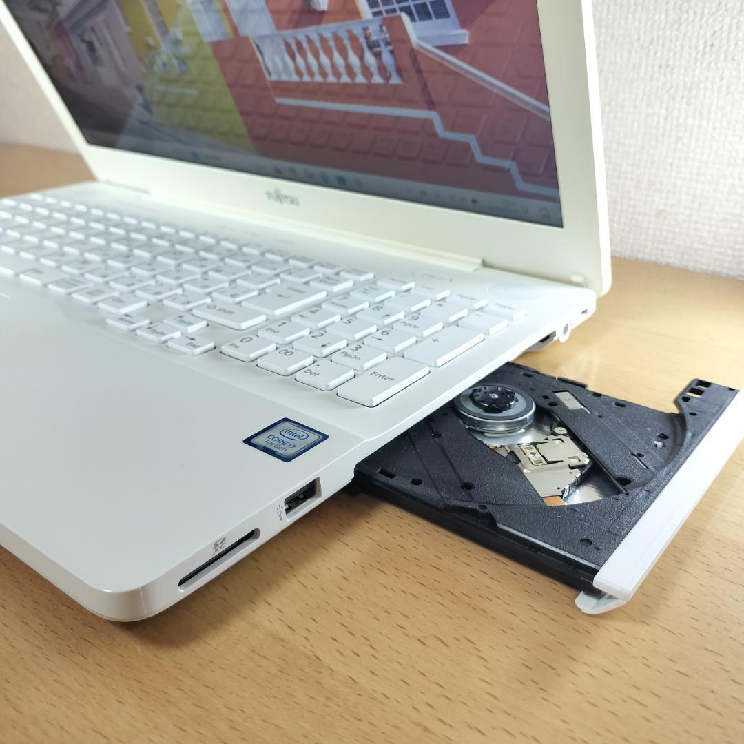 ノートPC Windows11 i7 SSD メモリ16GB 富士通 テンキー