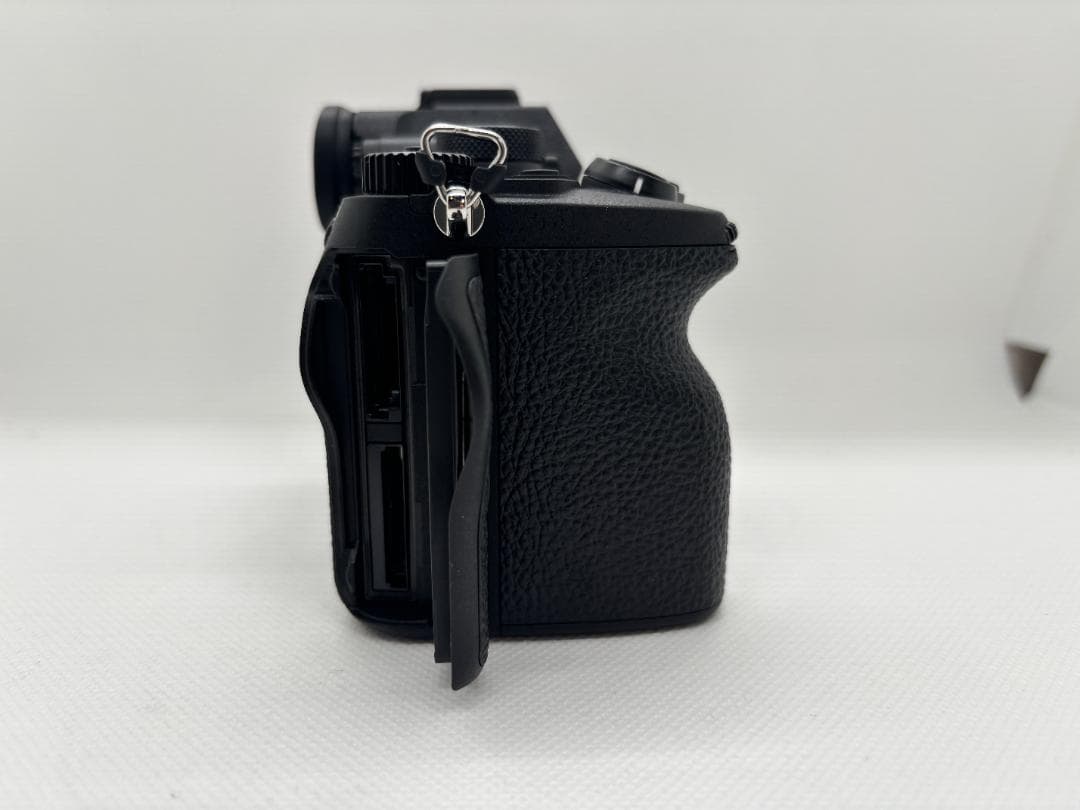 【新品未使用｜保証1年残】ソニー SONY α7 IV ボディ 定価32万