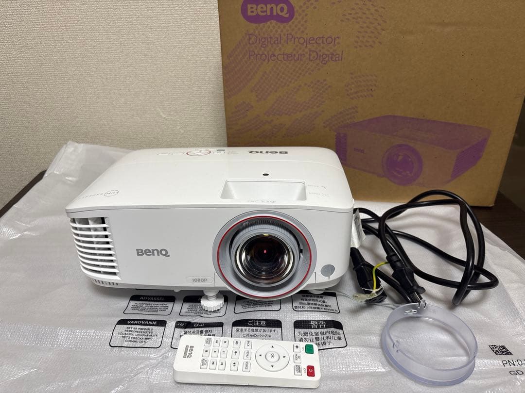 箱あり BenQ 短焦点プロジェクター TH671ST フルHD