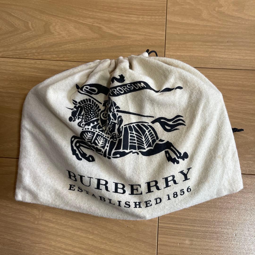 BURBERRY ハート型ショルダーバッグ　キッズ　エナメル　レア♪バーバリー