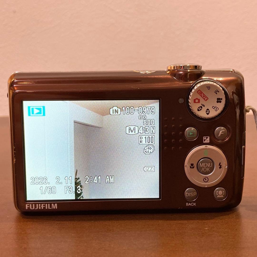 FUJIFILM FINEPIX F70EXR 富士フイルム デジタルカメラ