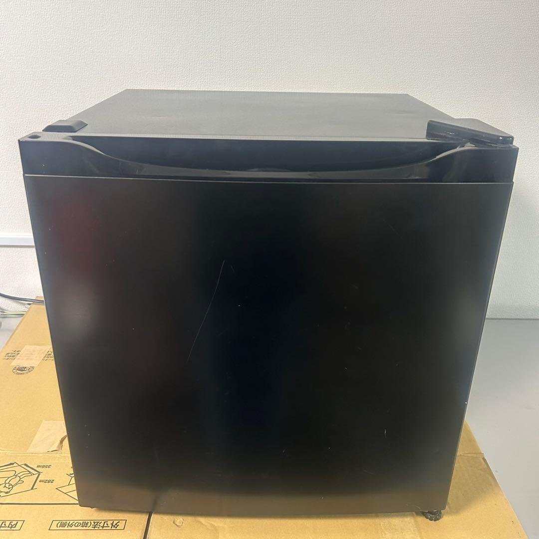 【MAXZEN】2022年製 冷凍庫 31L 中の割れあり棚なし