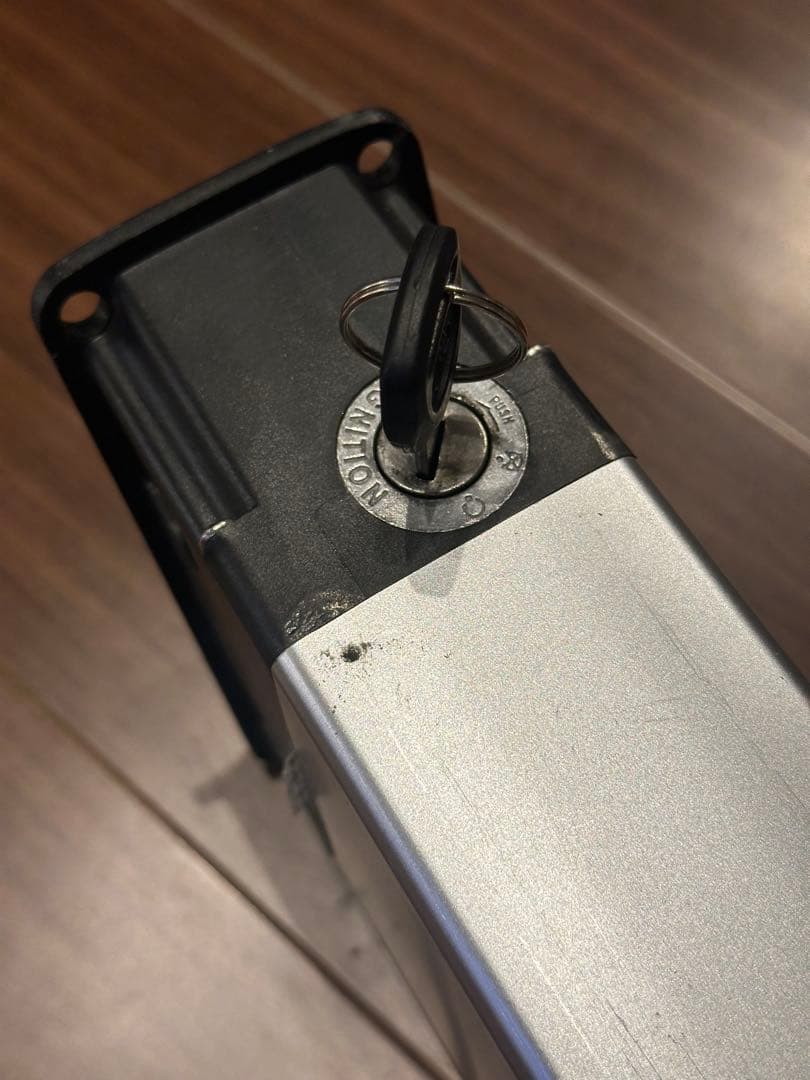 Mate bike Xバッテリー　鍵１本　充電器