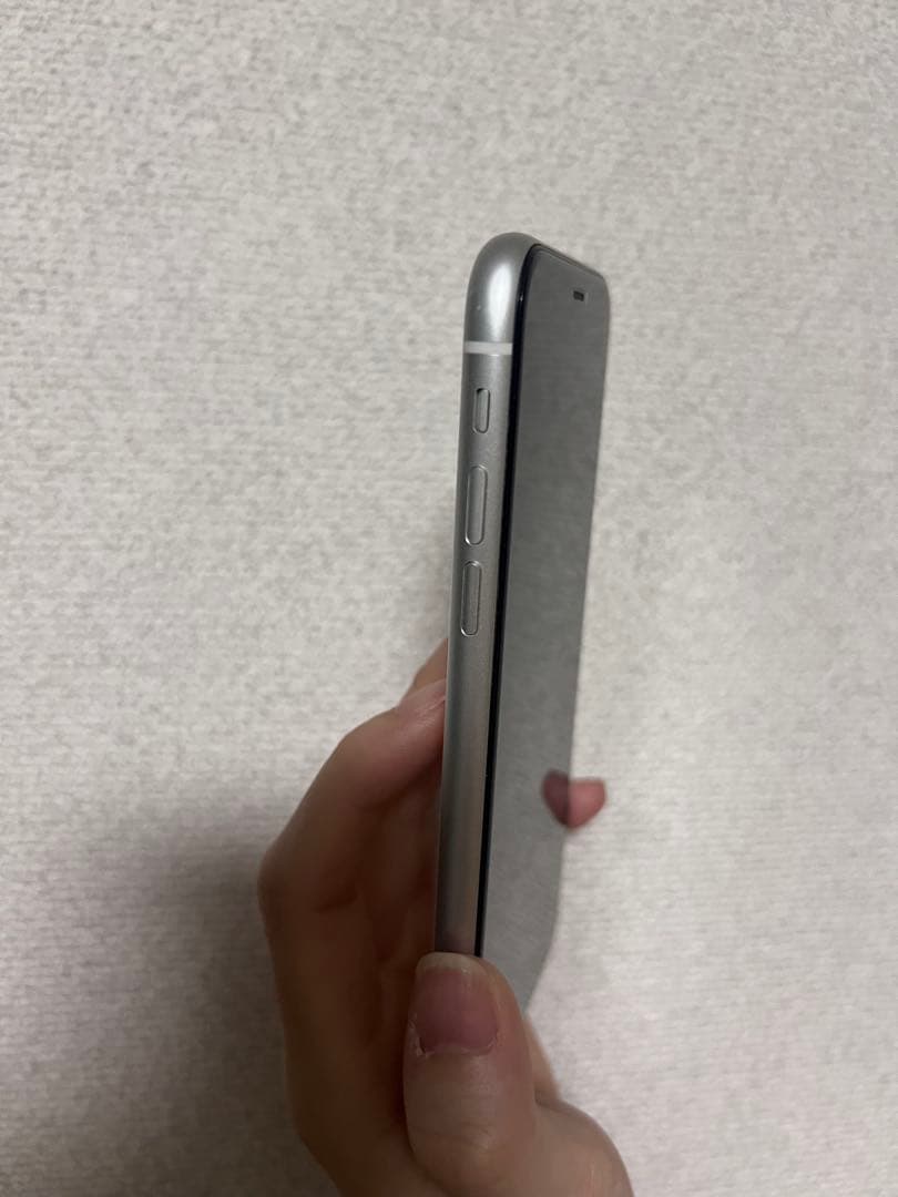 iPhone XR ホワイト 本体 美品　SIMフリー