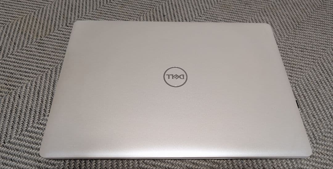 【送料込】DELL Inspiron3581