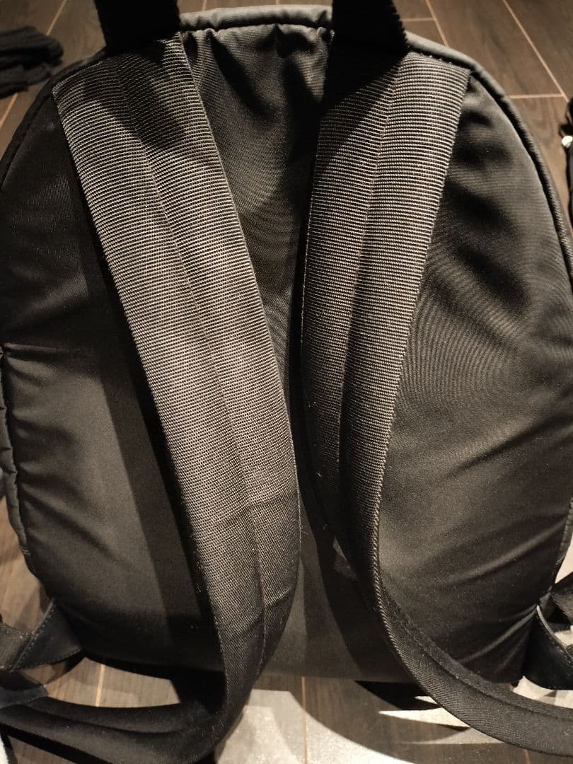 GIVENCHY ジバンシィ　エッセンシャルUバックパックリュック