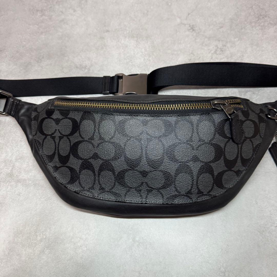 美品 コーチ ボディバッグ ショルダーバッグ クロスボディ 斜め掛け メンズ