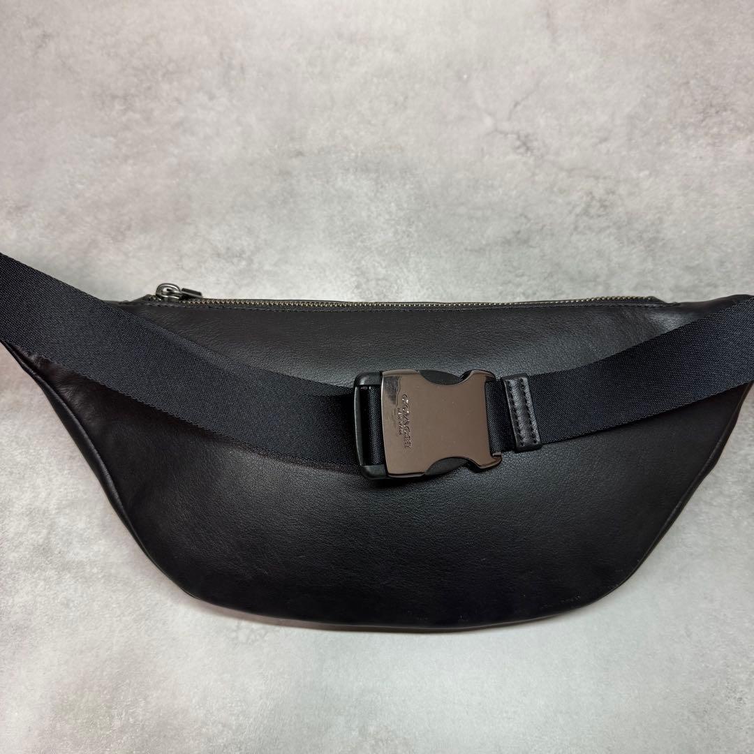 美品 コーチ ボディバッグ ショルダーバッグ クロスボディ 斜め掛け メンズ