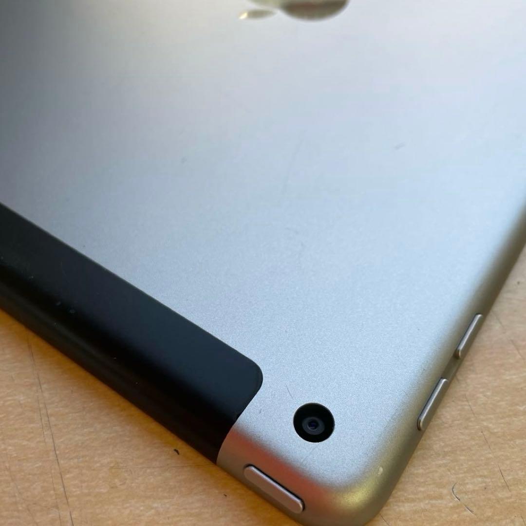 iPad 第5世代　スペースグレイ　32GB SIMフリー　A1823