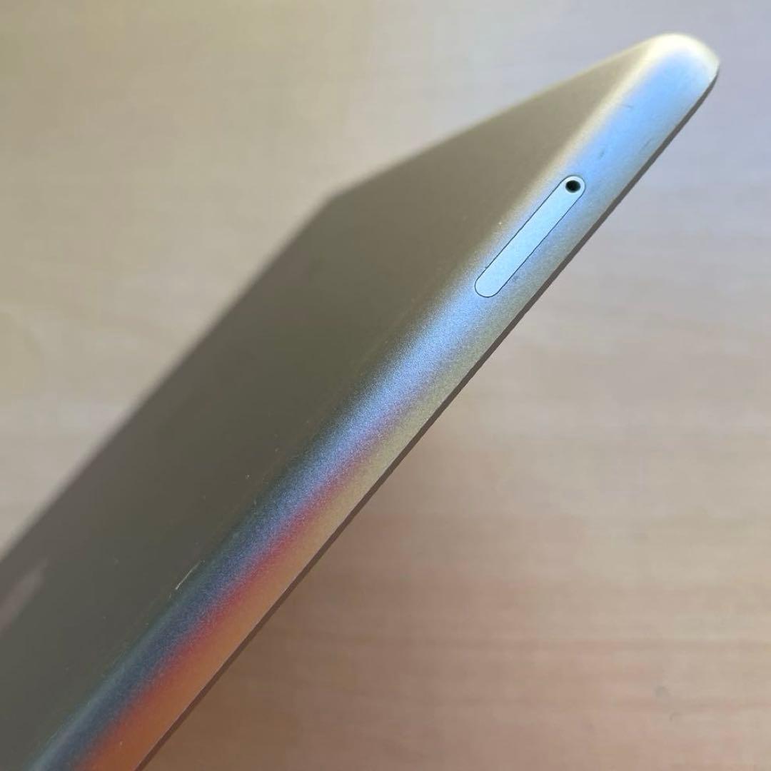 iPad 第5世代　スペースグレイ　32GB SIMフリー　A1823