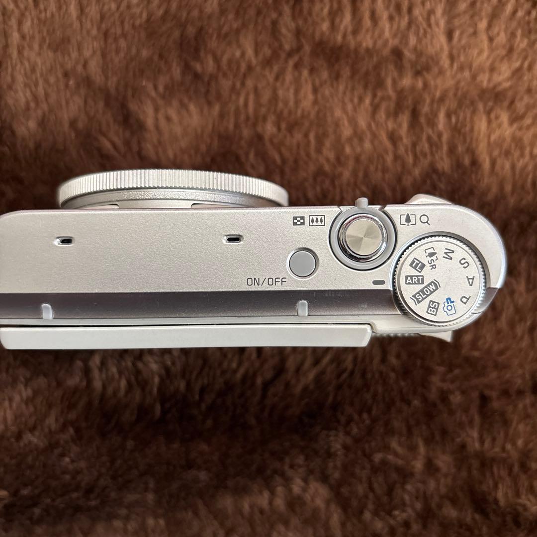 コンデジ CASIO EXILIM EX-ZR3200WE 自撮り可 スマホ転送