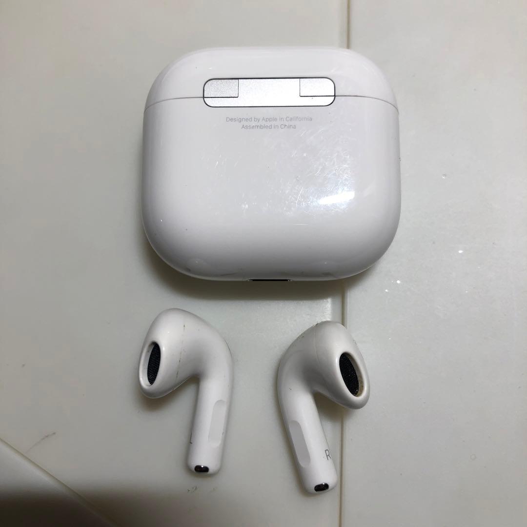 Apple AirPods 第4世代　ノイズキャンセリング付きなし