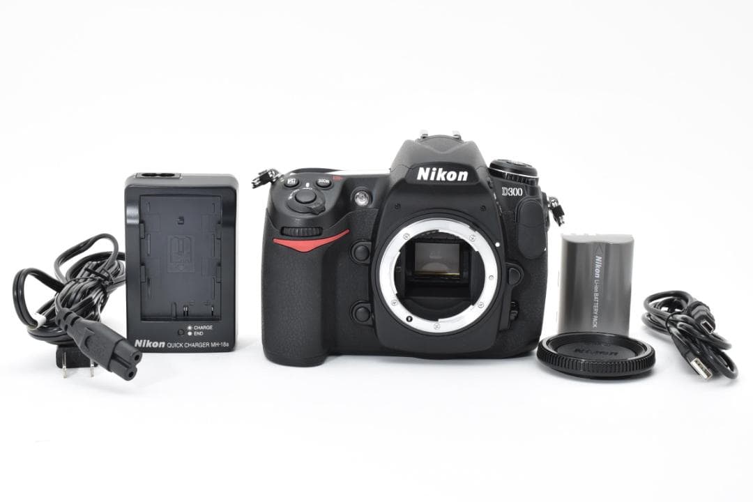 ■ ほぼ新品・極少ショット数917回 ■ ニコン Nikon D300 ボディ
