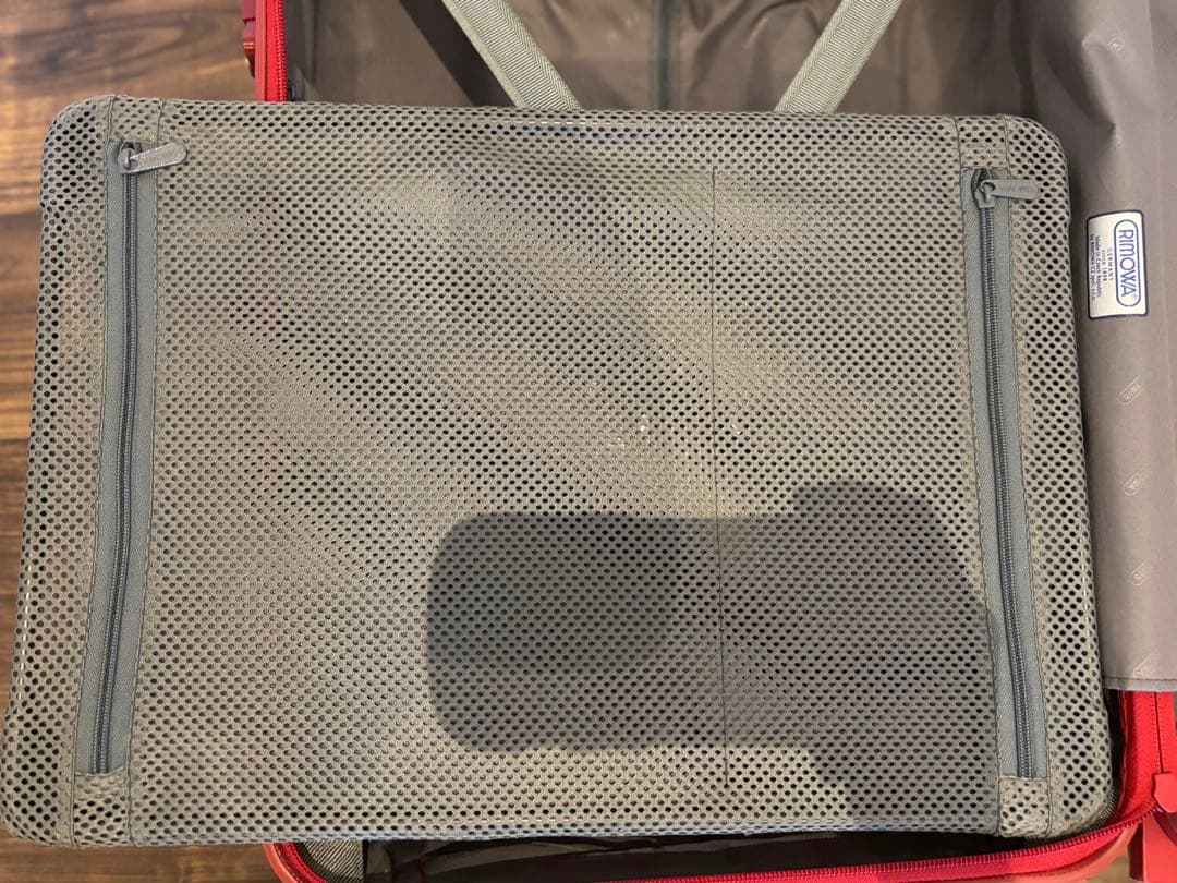 リモワRIMOWAレッド33L 2輪キャリーTSAロック付き スーツケース