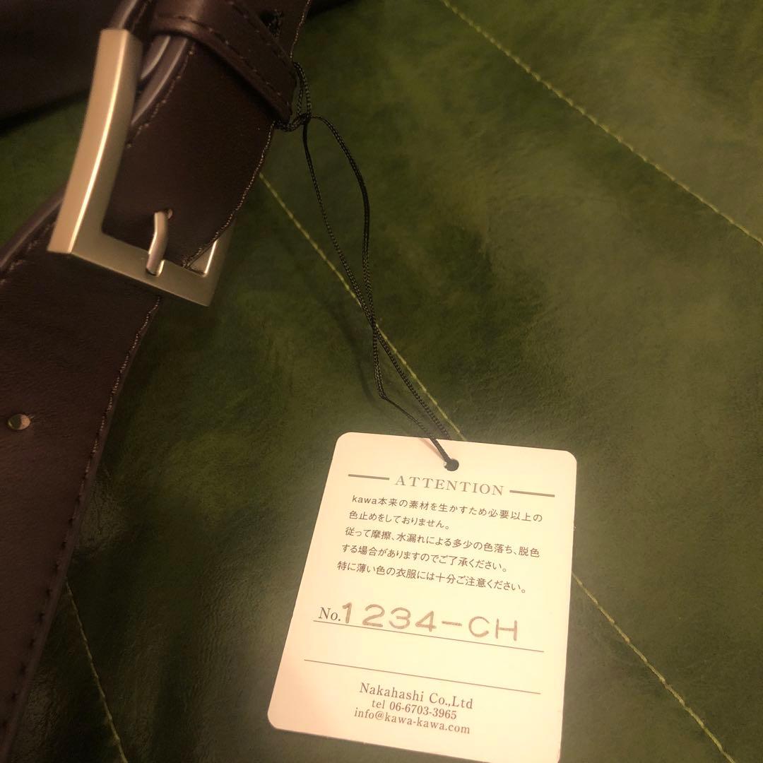 新品！カワカワ kawakawa ボディバッグ　ショルダーバッグ　Mサイズ