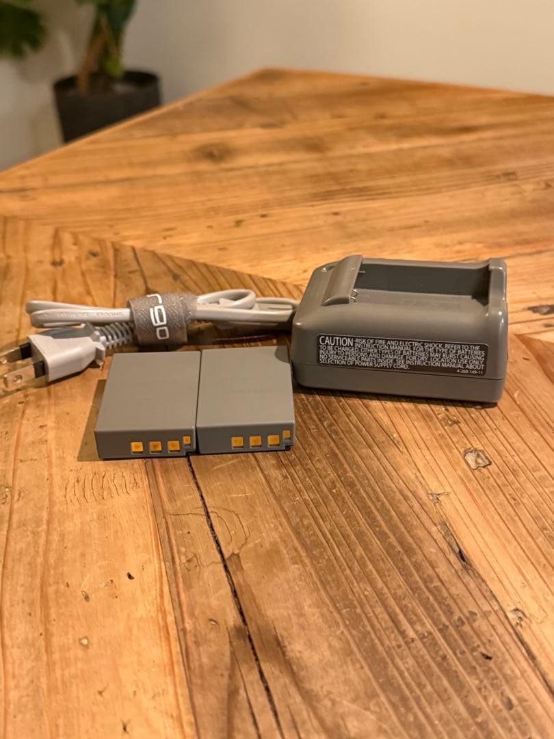 Olympus OM-D ミラーレスカメラ 【2レンズ付き】【箱付き】