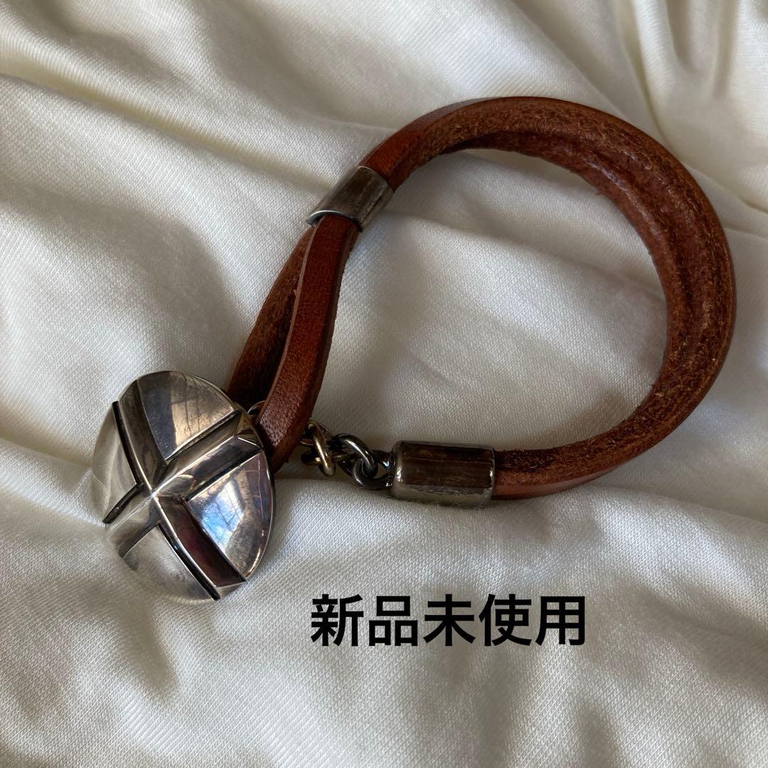 レザー　ブレスレット　MOTO