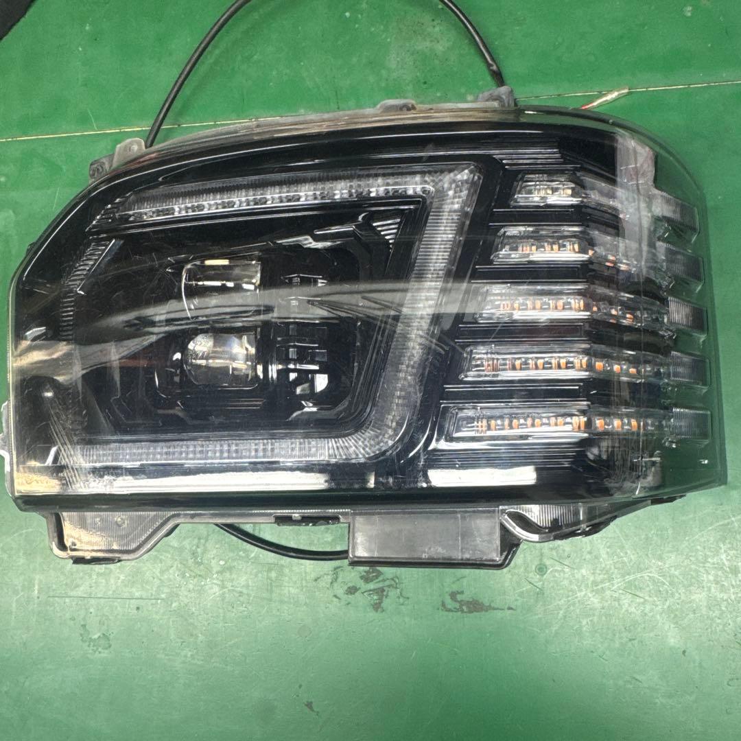 200系ハイエース ヴァレンティLEDヘッドライト