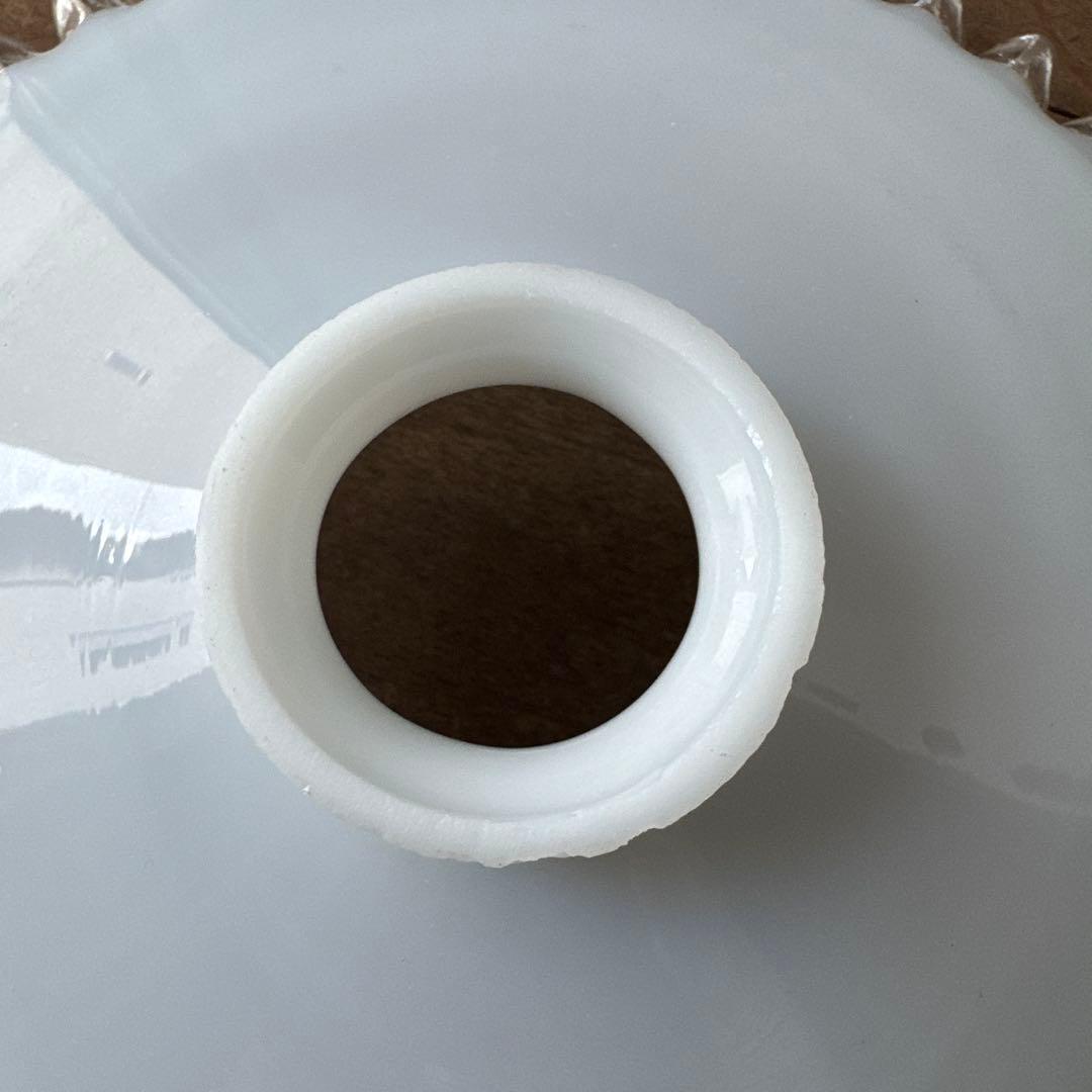 フランスアンティーク　ミルクガラスシェード　フリルシェード　ランプシェード