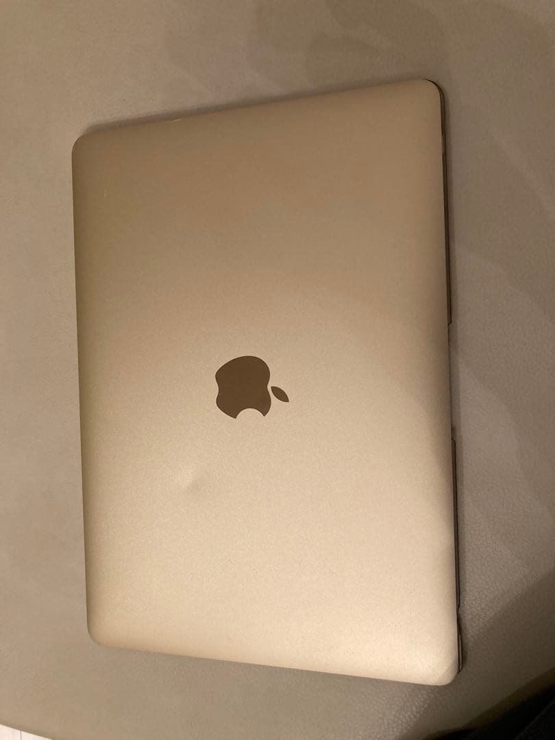 MacBook本体 ゴールド