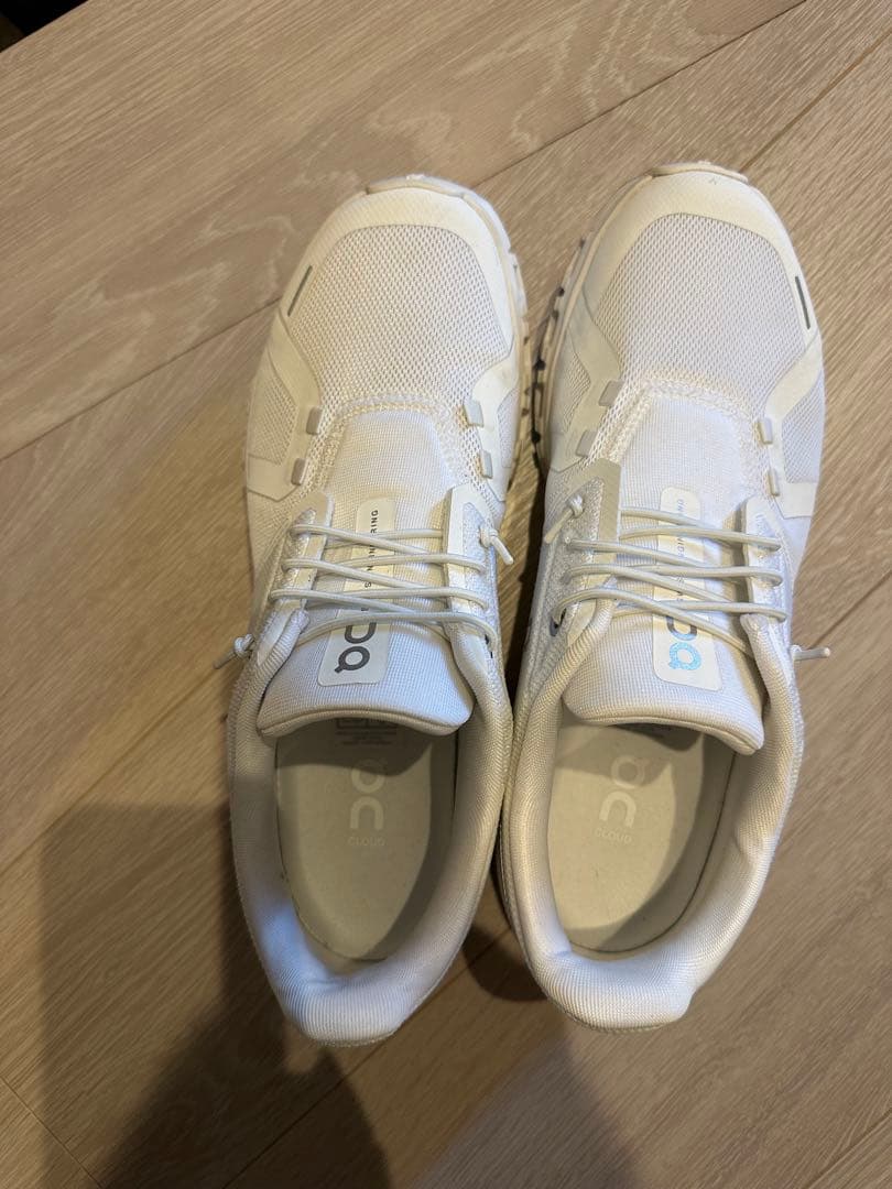 On ホワイト ランニングシューズ★ゴルフシューズ