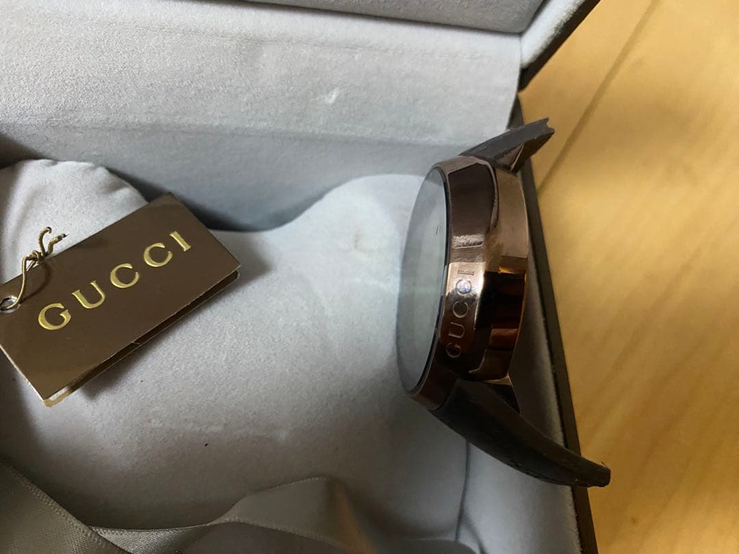 GUCCI デジタルウォッチ(ベルト交換必要)