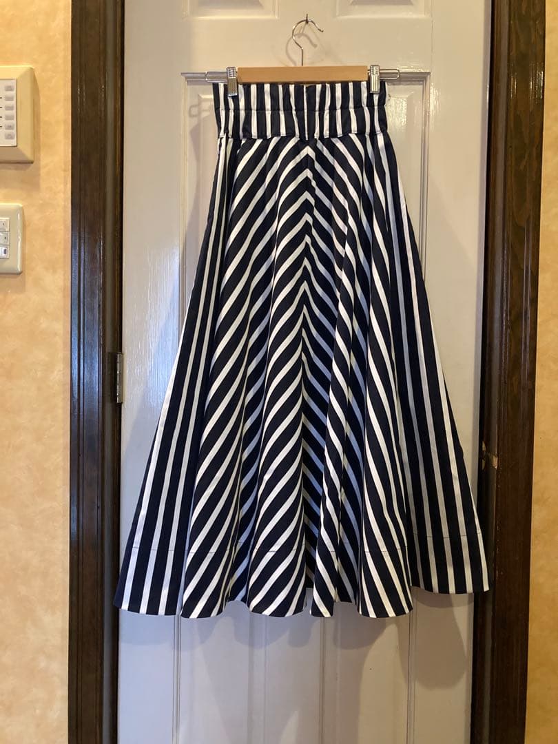 JENNEジェンヌ　シャープボーダーAラインスカート