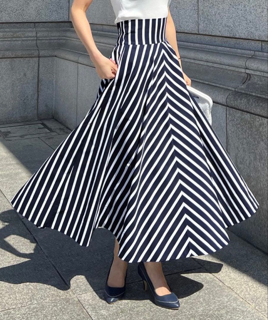 JENNEジェンヌ　シャープボーダーAラインスカート