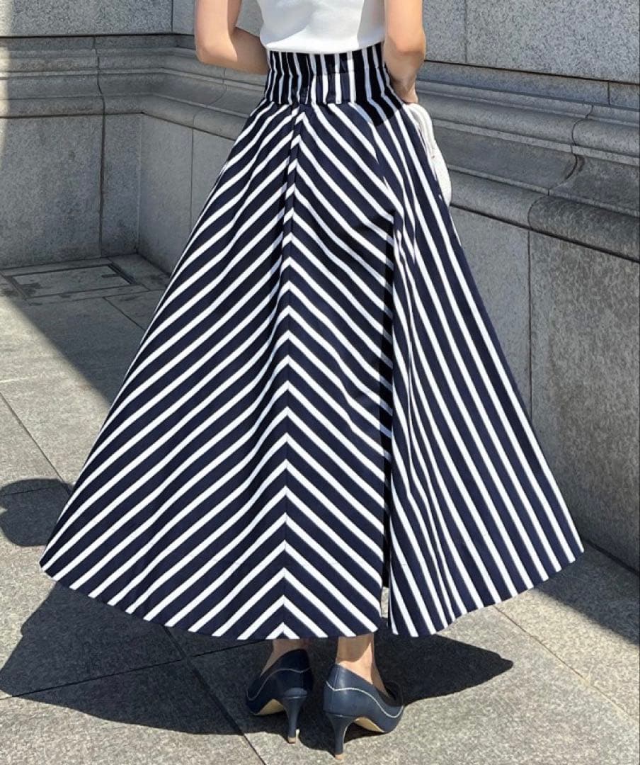 JENNEジェンヌ　シャープボーダーAラインスカート