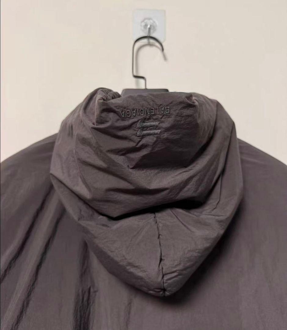 BALENCIAGA ダークグレー フード付き オーバーサイズダウンジャケット