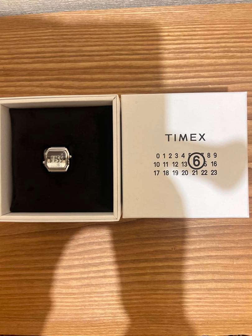 〇新品 〇希少MM6 タイメックスT80 リングウォッチ シルバー