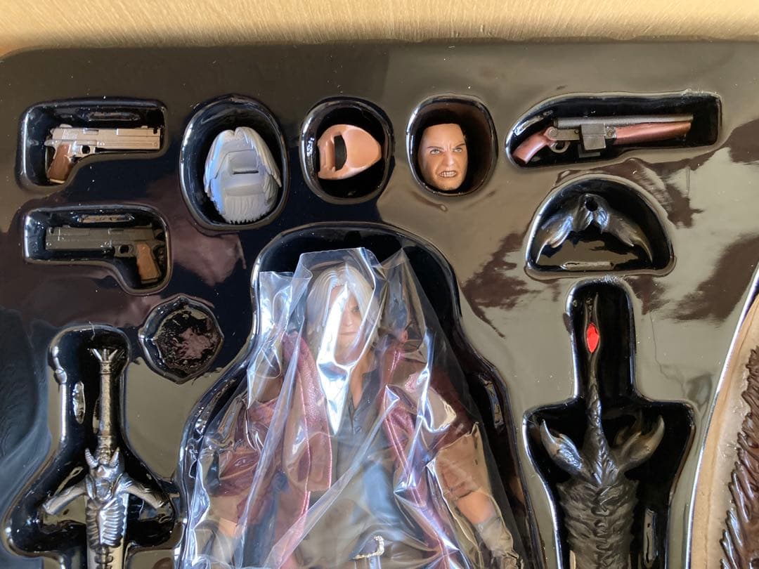 千値練　デビルメイクライ 5 ダンテ DELUXE EDITION