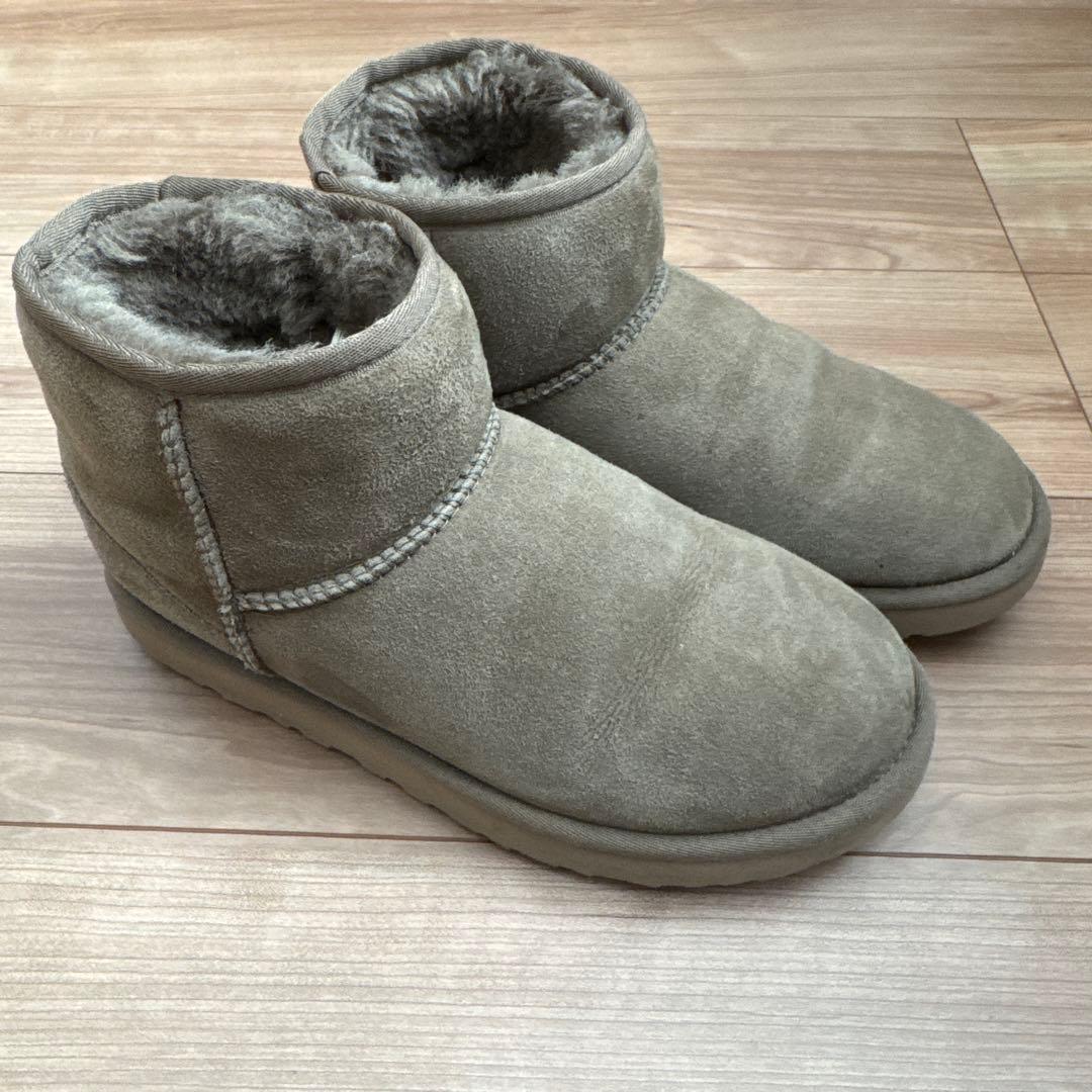 ugg クラシック　ミニ　25cm USA8