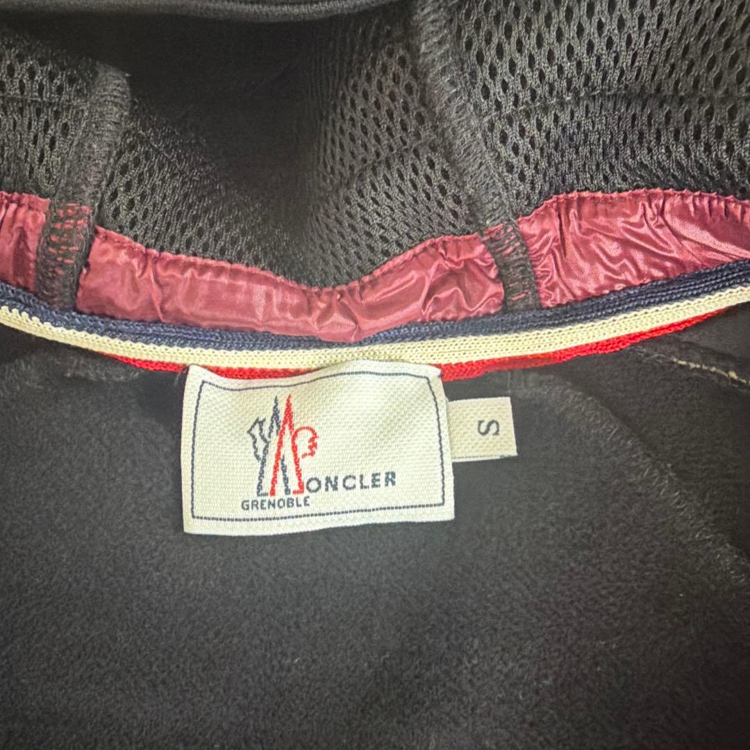 MONCLER ブラックパーカー フード付き